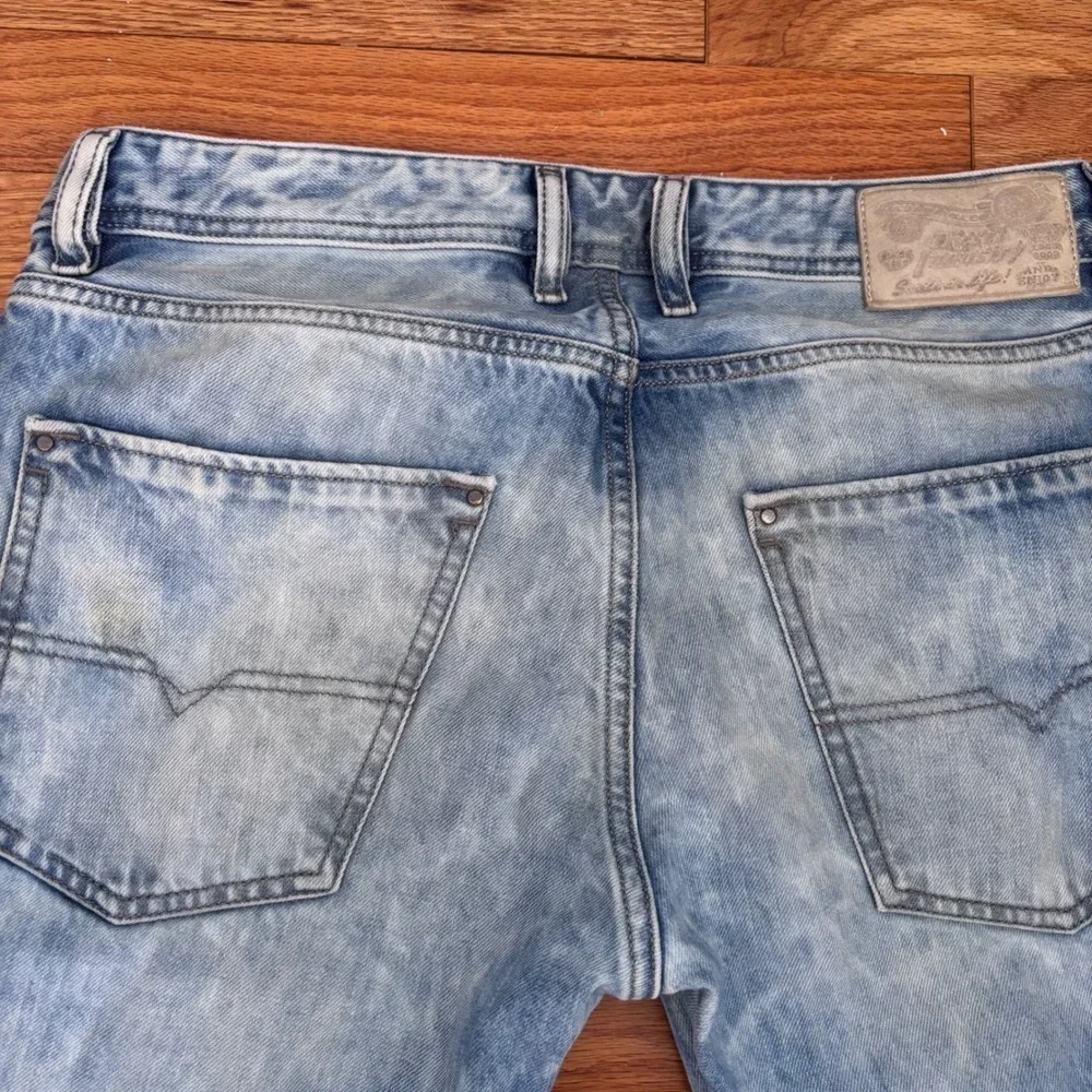 Diesel Rombee Regular Slim-Carrot Light Blue Acid Wash Jeans Mens 31x30 0880I